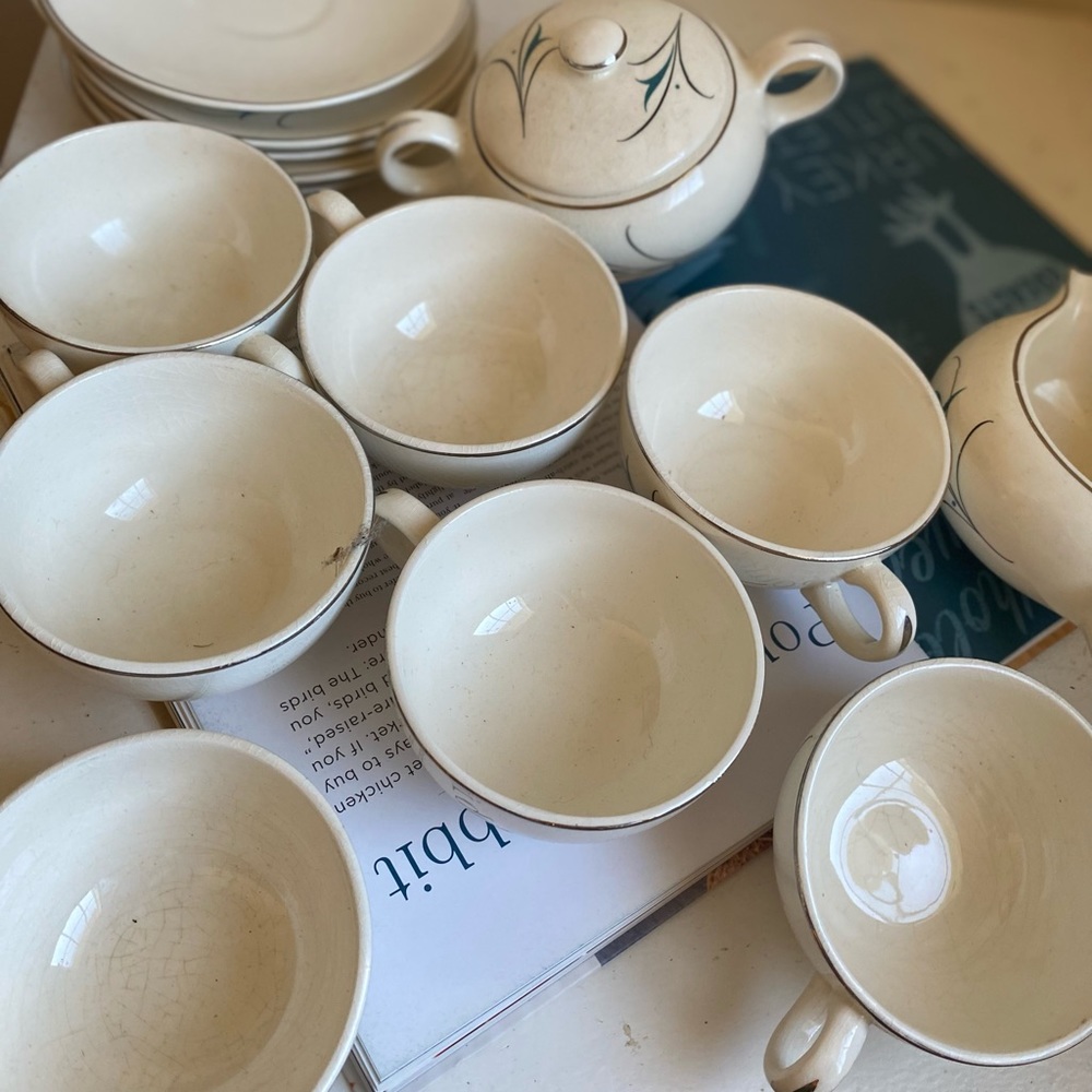 15 pieces set China Vintage Tea Set Sauce
all in great shape
unknown brand - Picture 9 of 9